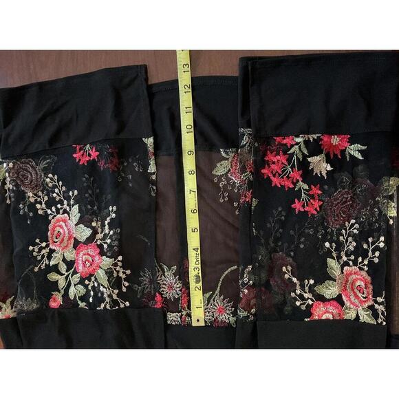 Susan Graver black and floral sleeveless shawl vest - Picture 7 of 8